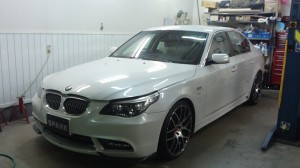 BMW E60 白