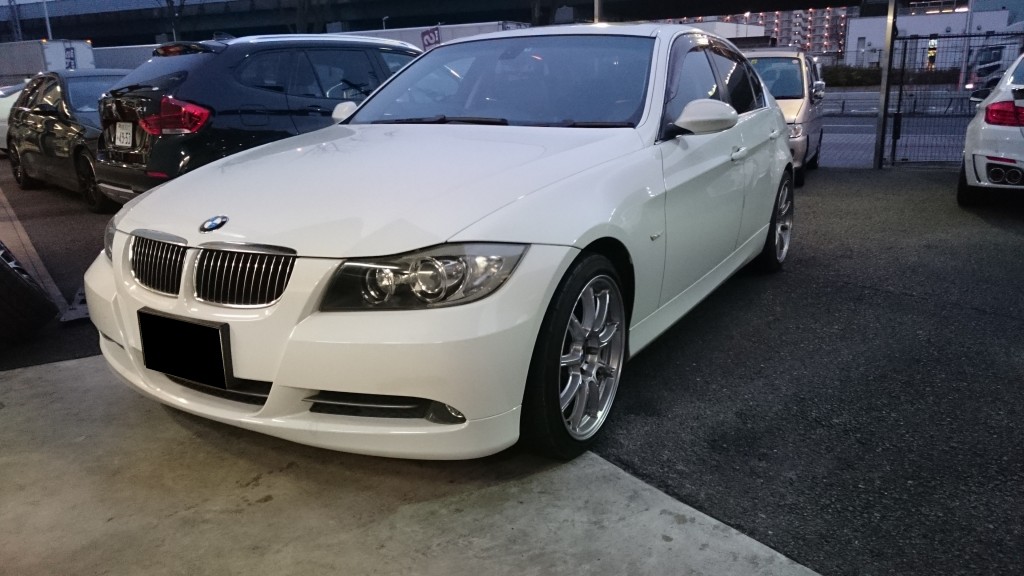 BMW E90 330i