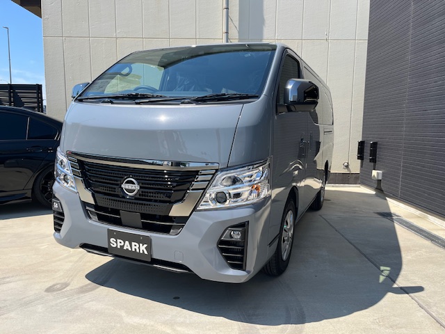 日産 キャラバン 5ドアバン2.4 グランドプレミアムGXロング ディーゼルターボ オートスライドドア スクラッチシールド車両画像01