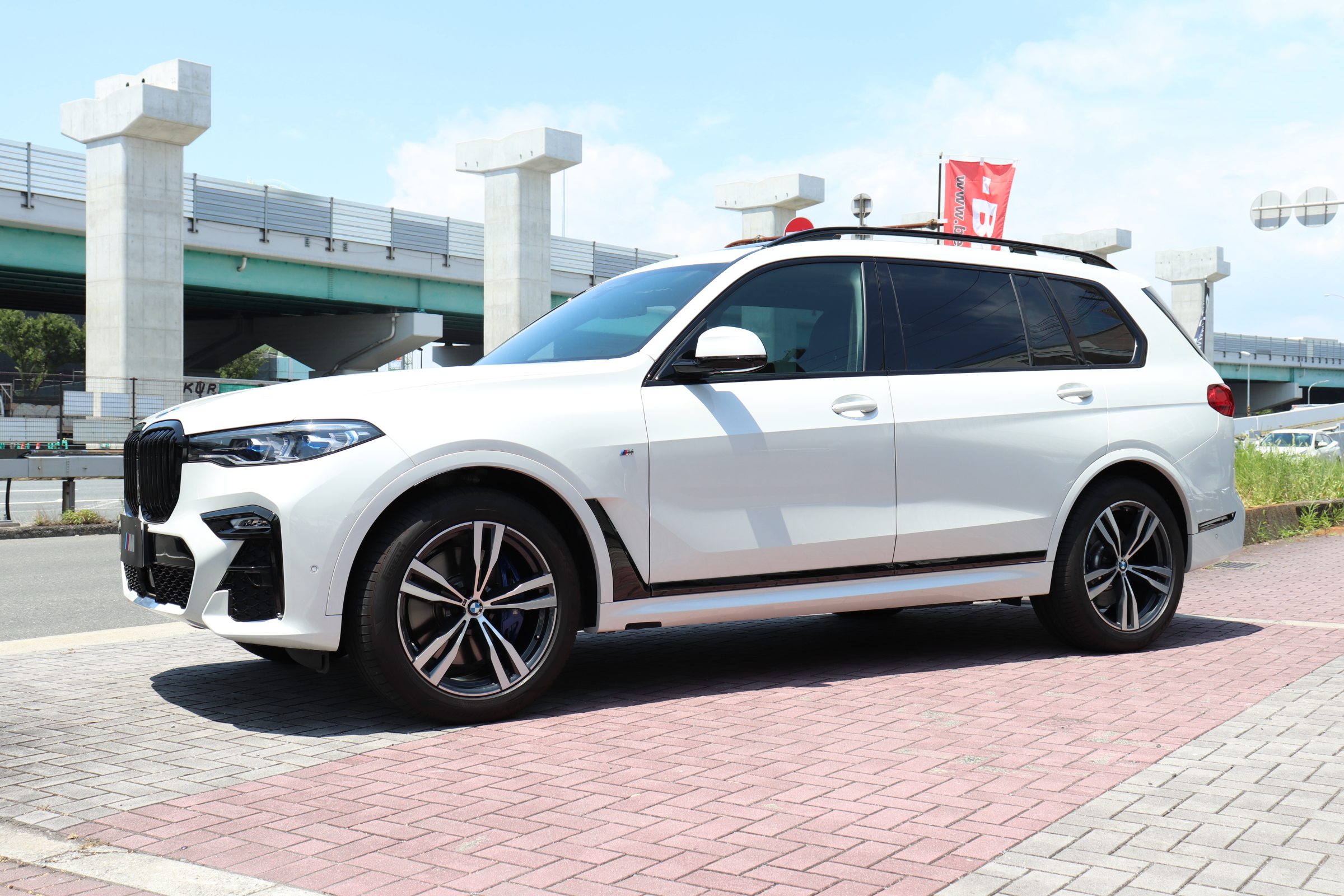 X7 xDrive35d Mスポーツ スカイラウンジSR リアエンタ- 6人乗り車両画像08