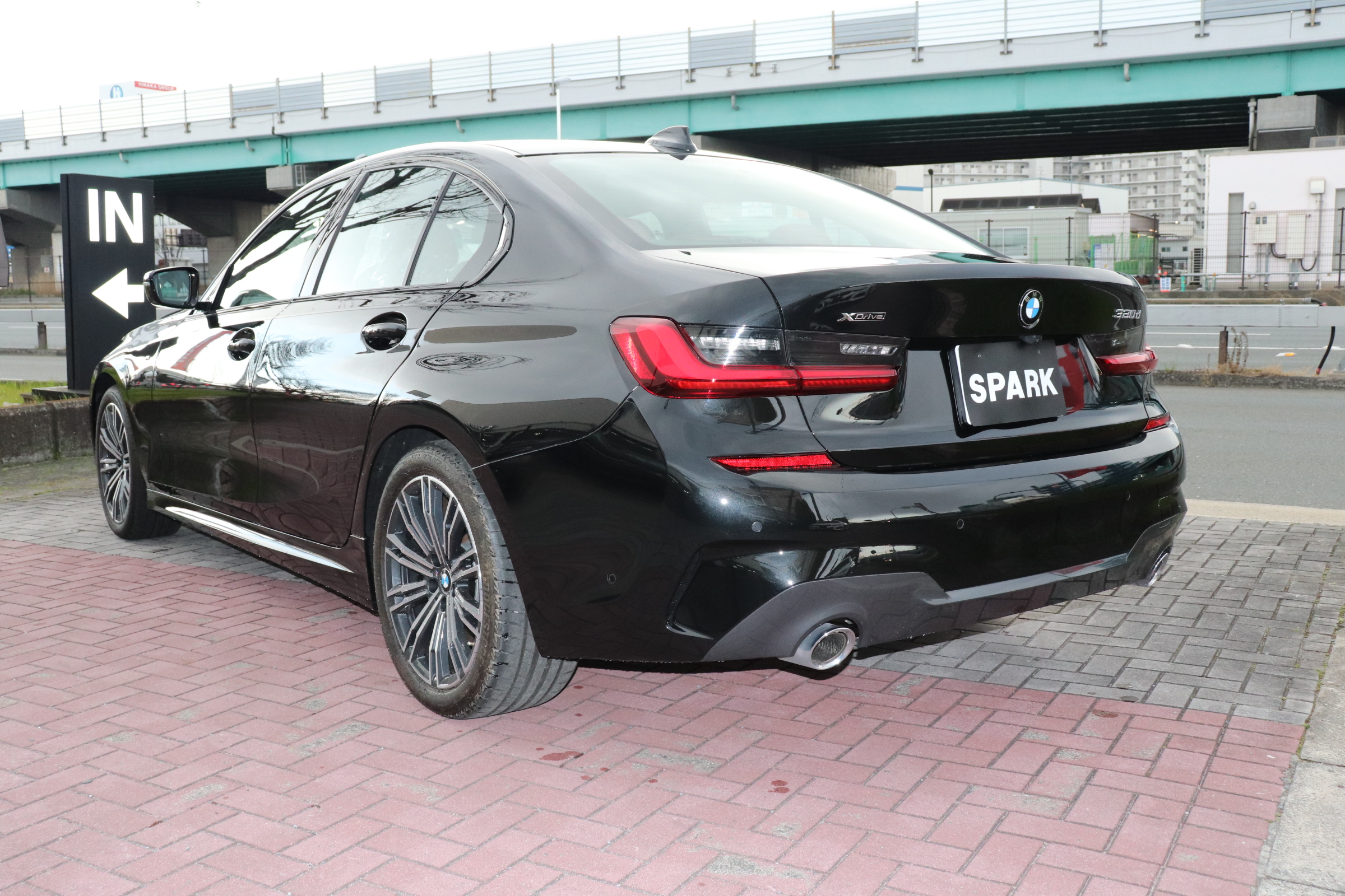 320d xDrive Mスポーツ ワンオナ 黒革 フルセグ ハーマンカードンS車両画像02