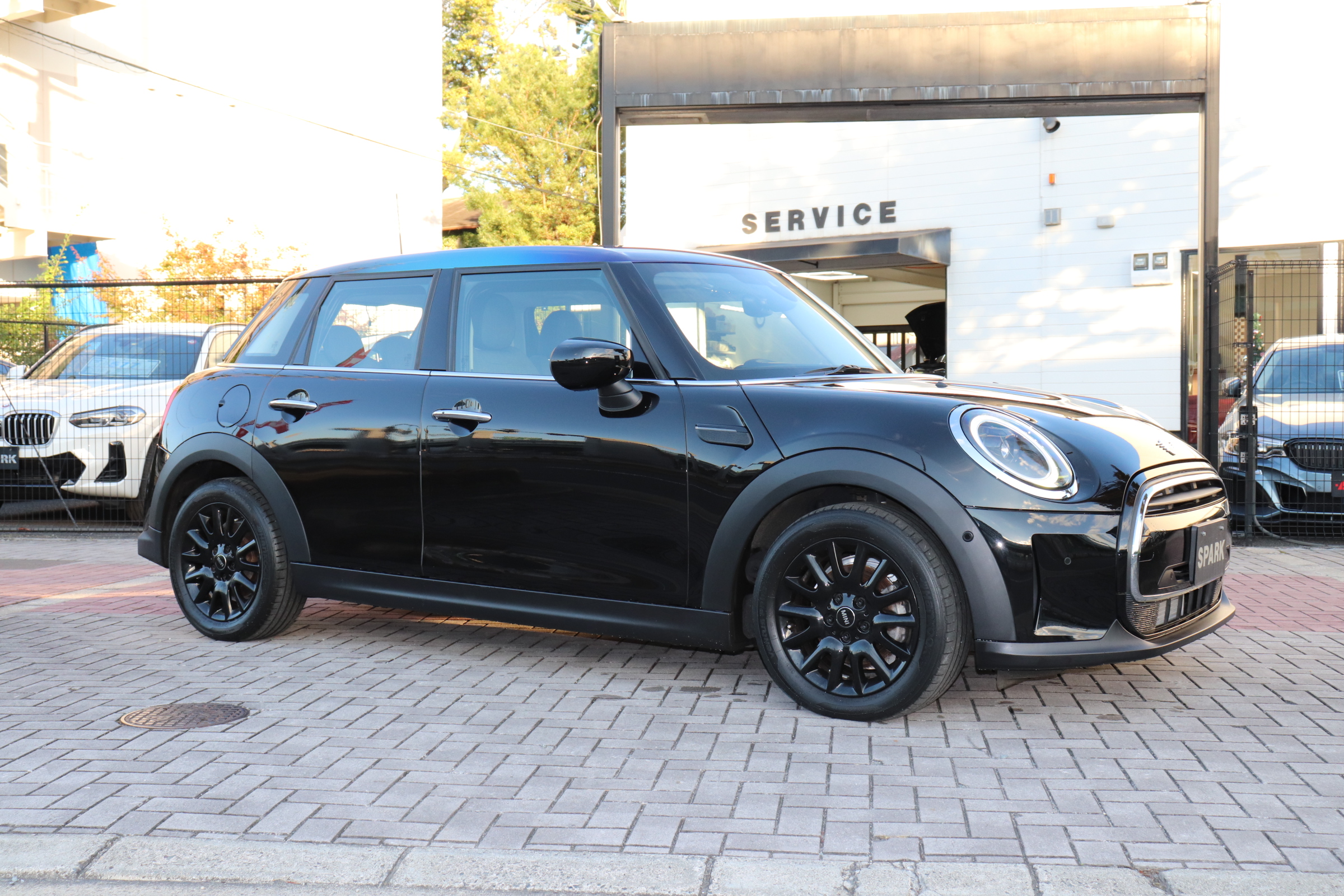 MINI クーパーD 5D クラシックトリム アンビエントライト ACC 純正ナビ車両画像03