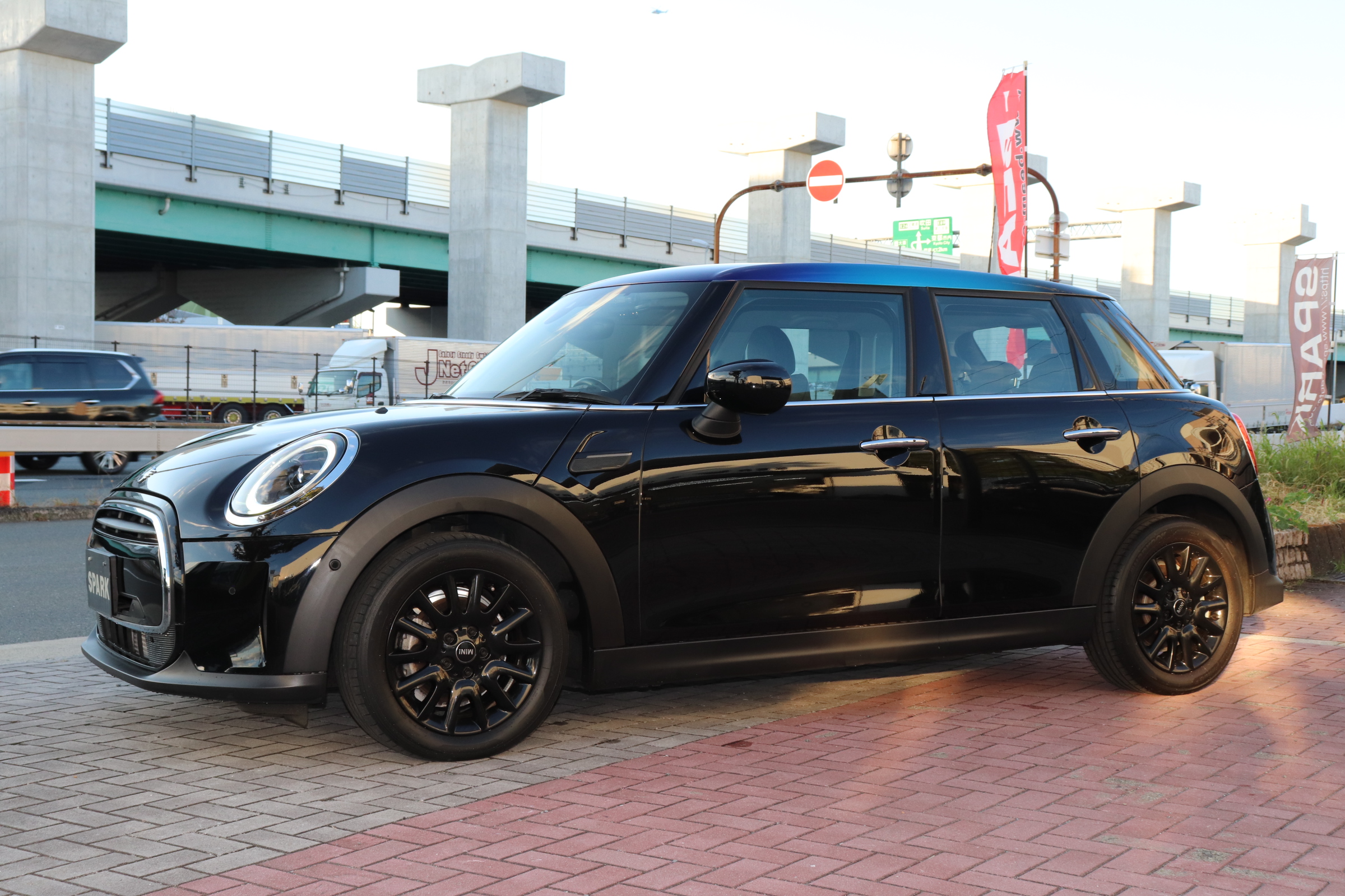 MINI クーパーD 5D クラシックトリム アンビエントライト ACC 純正ナビ車両画像07