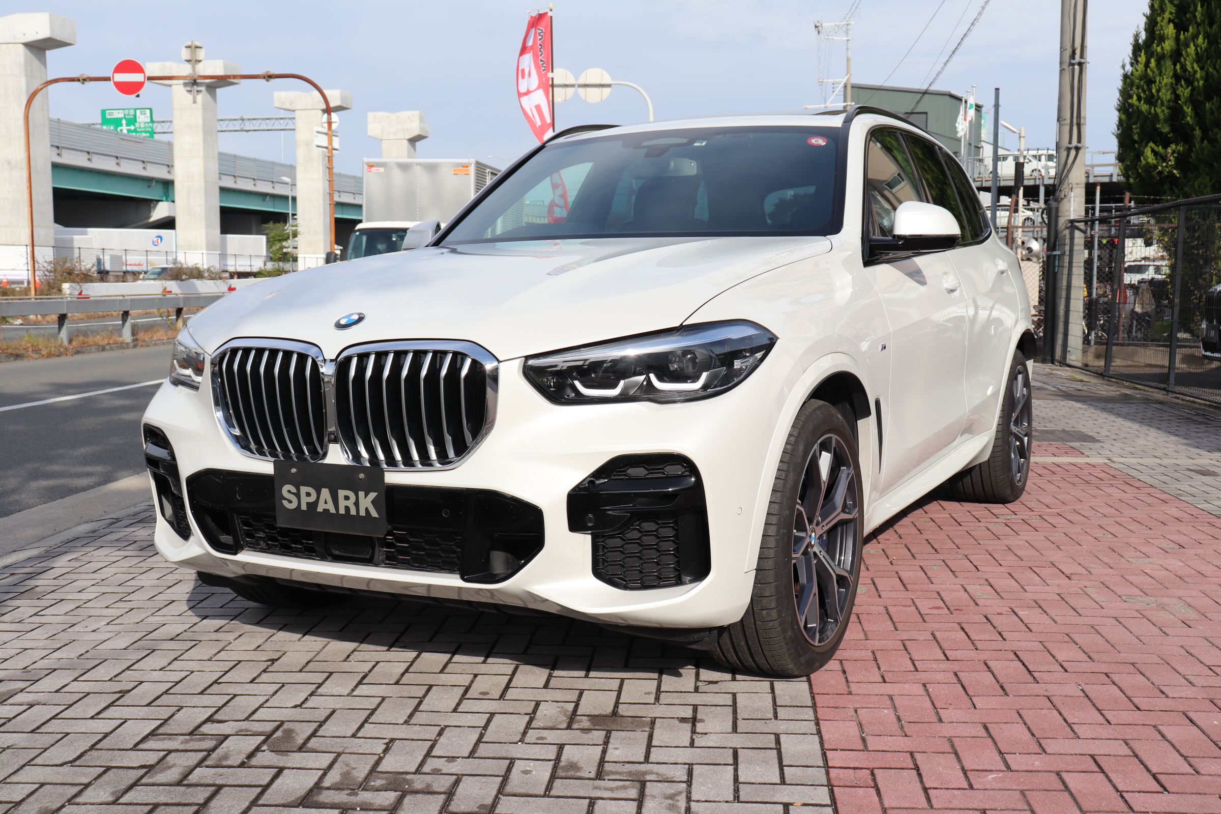 BMW　X5ｘDrive35dMスポーツ　マイルドハイブリッド　パノラマサンルーフの画像