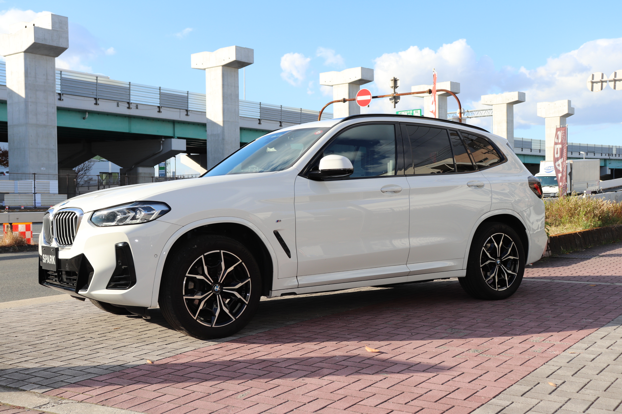 X3 xDrive20d Mスポーツ 後期モデル ブラックレザー サンルーフ HUD車両画像08