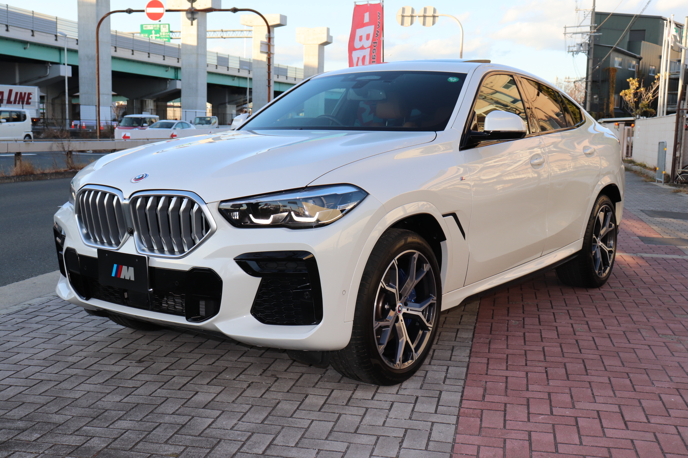 X6 xDrive35d Mスポーツ サンルーフ ブラウンレザー プラスP マイルドHV車両画像09