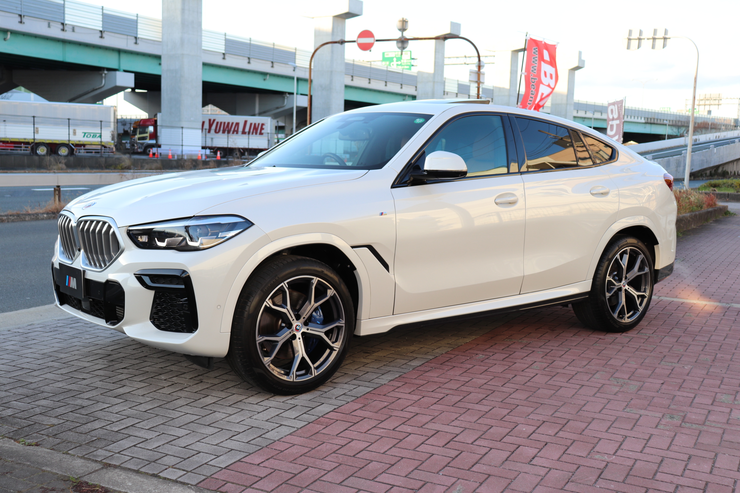 X6 xDrive35d Mスポーツ サンルーフ ブラウンレザー プラスP マイルドHV車両画像08